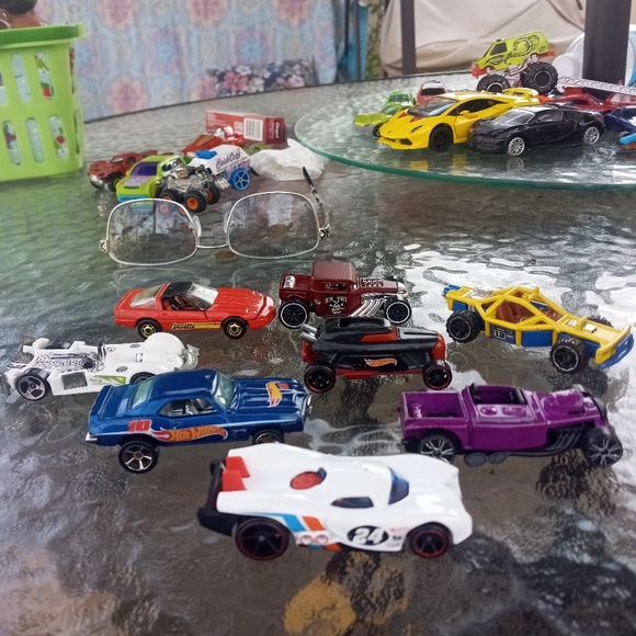 Bundle of 7 Hotwheels 80's 90's 2000's - Picture 2 of 6